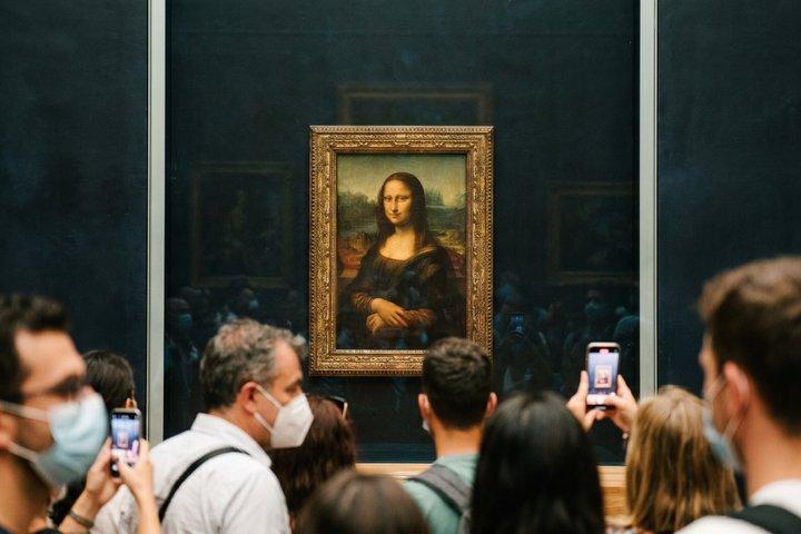Louvre Masterpieces & Mona Lisa Guided Tour with Reserved Access