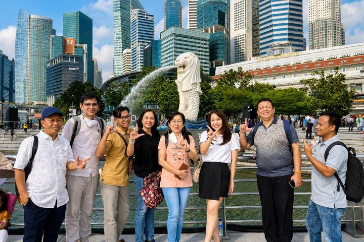 Singapore Highlights Walking Tour: River, Merlion & Marina Bay