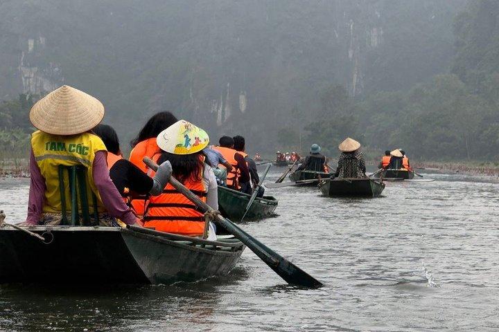 Tam Coc – Local Family – Mua Cave - Cycling – Hoa Lu Group of 09