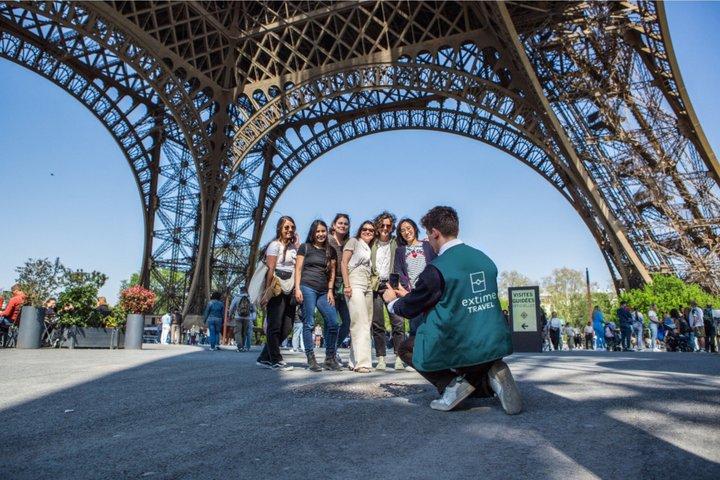 Eiffel Tower Guided Tour up to Summit with a Private Guide