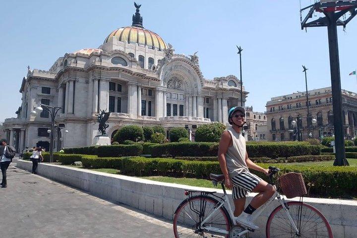 Ride Mexico City Historic Center, highlights w/ taco stop