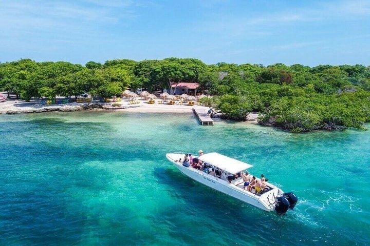 4 Destinations VIP Tour of Rosario Islands with Snorkeling and Lunch