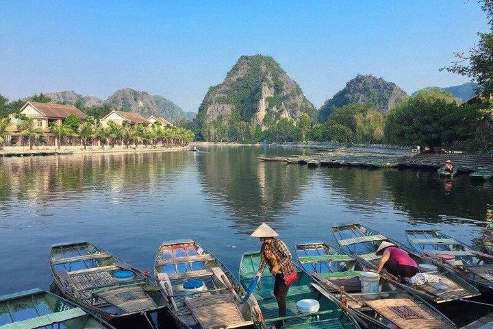 Ninh Binh Luxury 1 Day Tour From Hanoi by Limousine Bus
