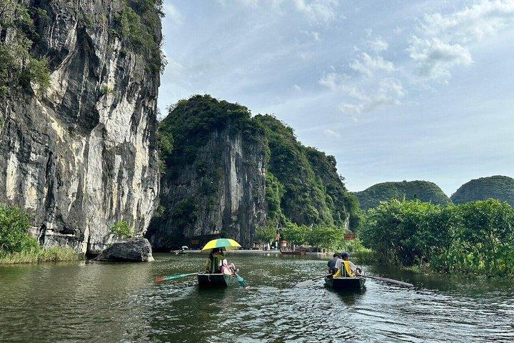 Ninh Binh Luxury 1 Day Tour From Hanoi by Limousine Bus