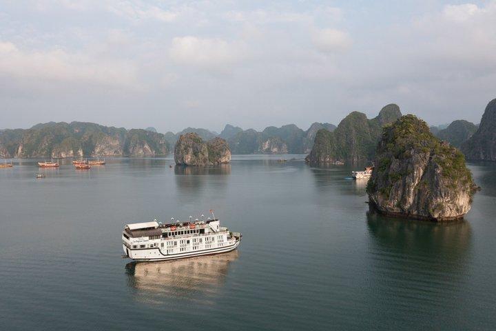 Bai Tu Long Bay 2 Days 1 Night from Hanoi