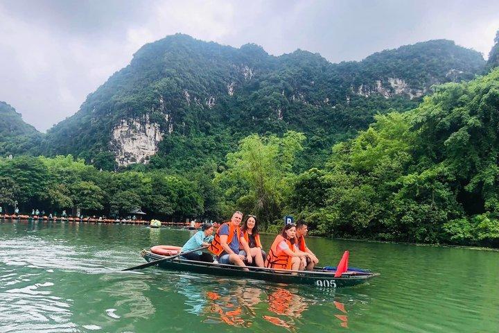 Ninh Binh Day Tour Bai Dinh and Trang An by Limousine