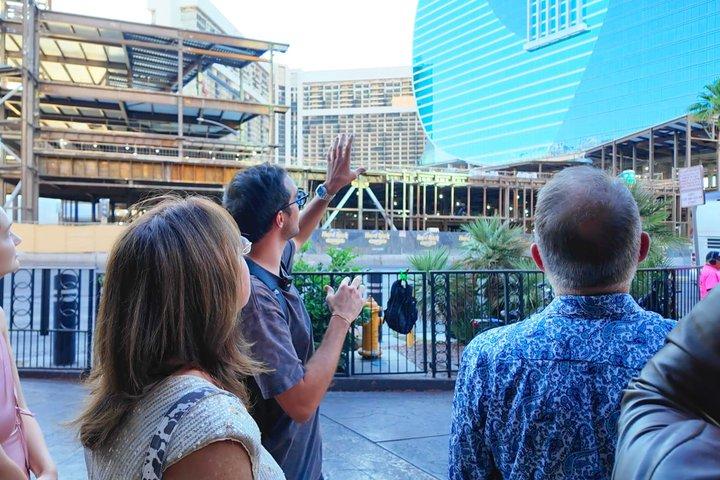 Small Group Vegas Strip Walking Tour with Free Drink
