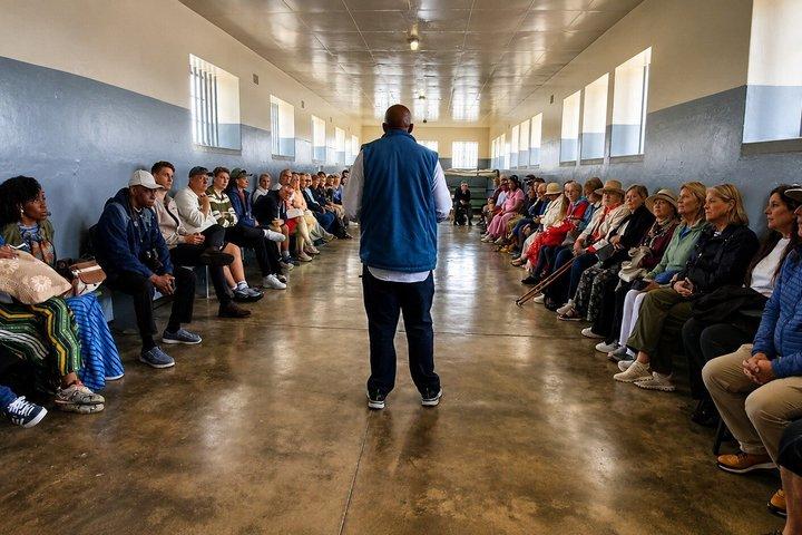 Cape Town: Guided Robben Island and Table Mountain Tour