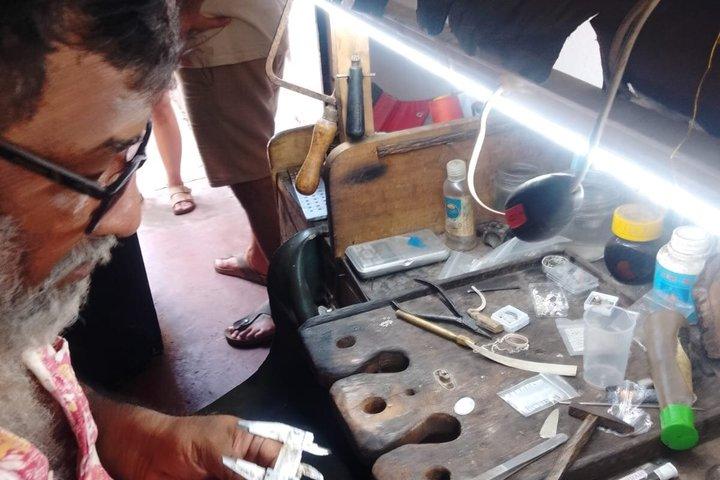 Galle: Jewelry Making Activity Experience with Snacks