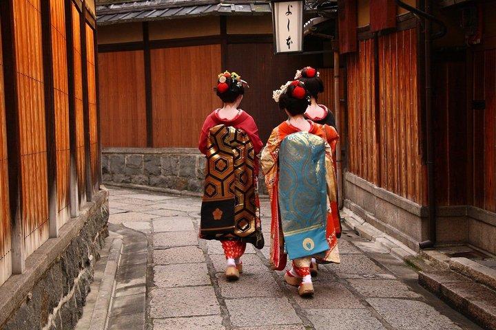 Kyoto Gion Backstreets and Geisha Traditions Tour