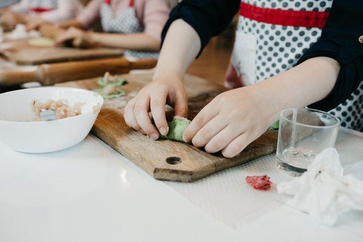 Small-Group Bologna Fresh Pasta Home Cooking Class with wine