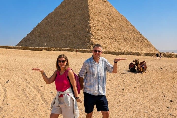 Private Giza Pyramids, Egyptian Museum & Bazaar Cairo Airport