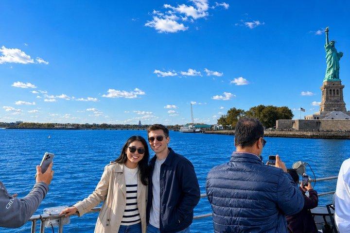 NYC Iconic Landmarks Cruise & Statue of Liberty | FREE DRINKS