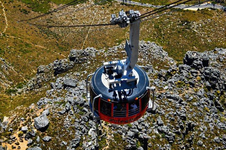 Cape Town: Guided Table Mountain Tour with Pickup and Drop-Off