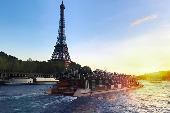 Paris Seine River Sightseeing Cruise by Bateaux