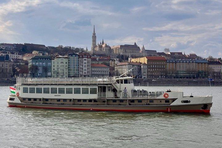 Budapest Danube Cruise with Audioguide and Panorama Terrace