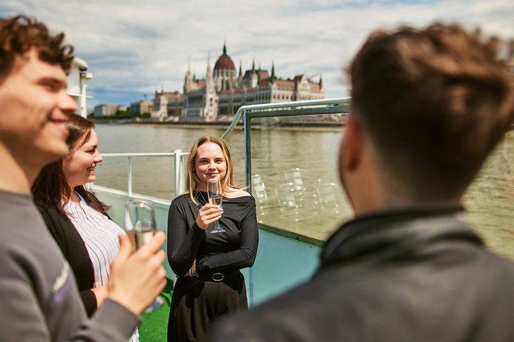 Budapest Danube Cruise with Audioguide and Panorama Terrace