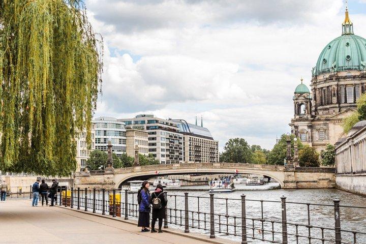 Berlin History Tour: Private & Personalized with a Local Guide