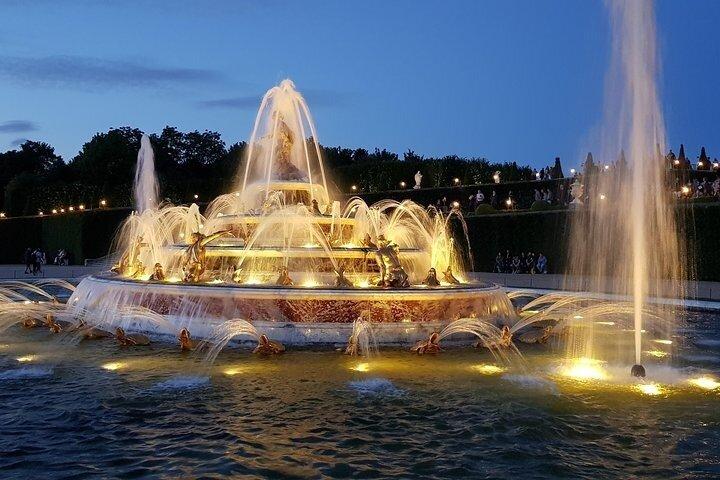 Versailles Palace Guided Tour and Night Fountain Show