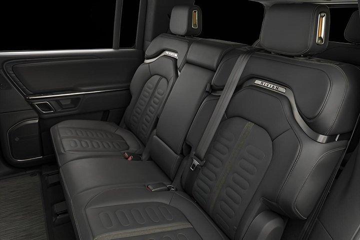 Private Roundtrip Transfer: To Las Vegas by Luxury Limo