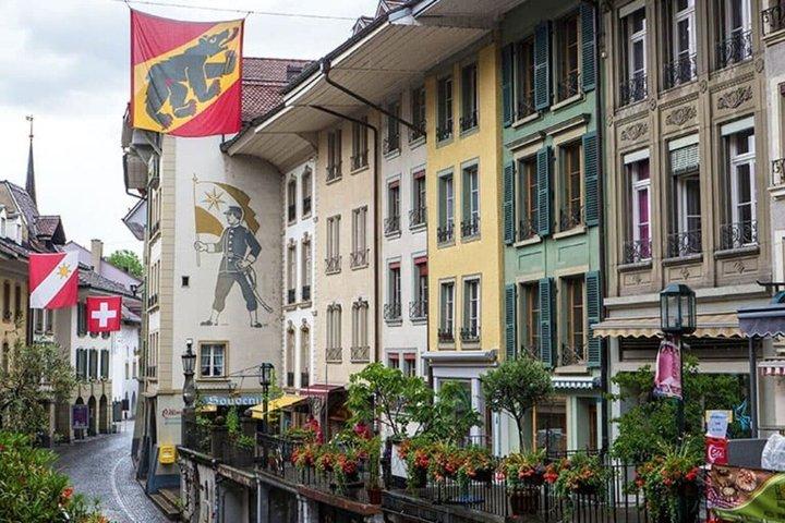 From Lucerne: Thun Day Trip by Train with Lake Cruise & Cheese