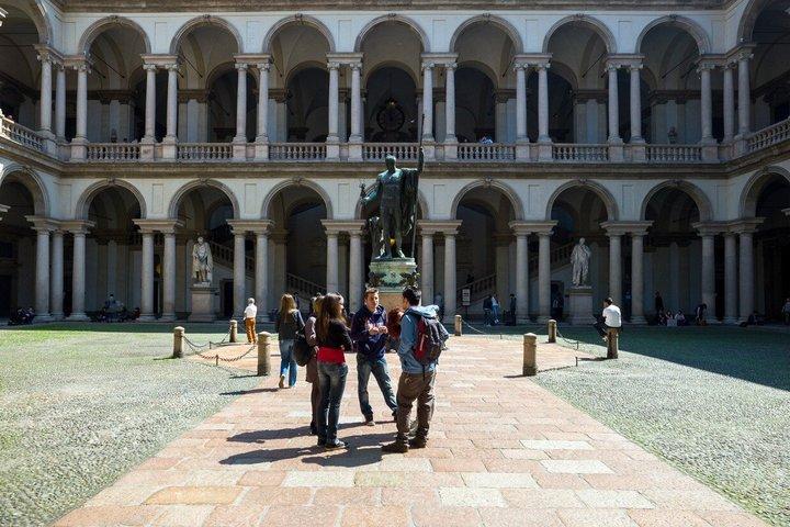 Milan Must‑Sees Private Walking Tour with Gelato for Newcomers.