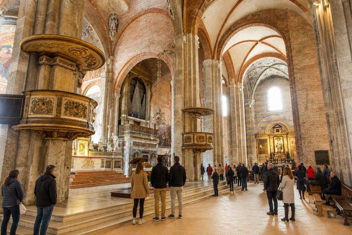 Milan Must‑Sees Private Walking Tour with Gelato for Newcomers.