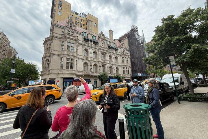 New York Fashion Walking Tour of the Upper East Side