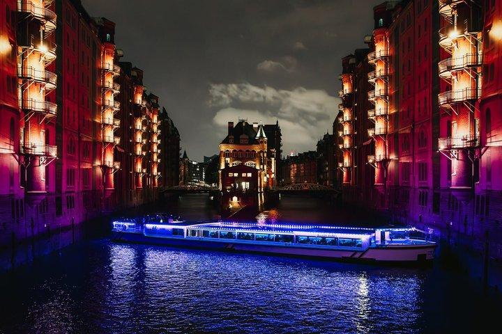 90 minutes Hamburg Evening light tour to the Speicherstadt
