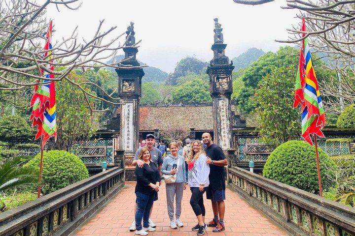 Private Tour Hanoi to Ninh Binh: Mua Caves, Tam Coc & Hoa Lu