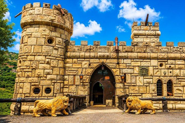 Private Beiteddine, Moussa Castle & Deir el Qamar | Chouf Tour