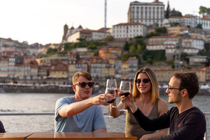 4 Hour Traditional Portuguese Food and Wine Tour in Porto
