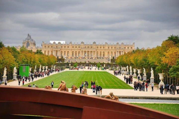 Versailles Palace and Gardens Exclusive Private Guided Tour