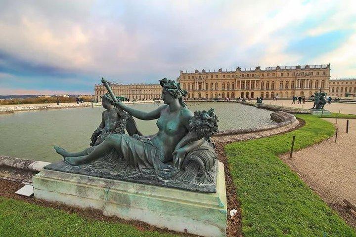 Versailles Palace and Gardens Exclusive Private Guided Tour