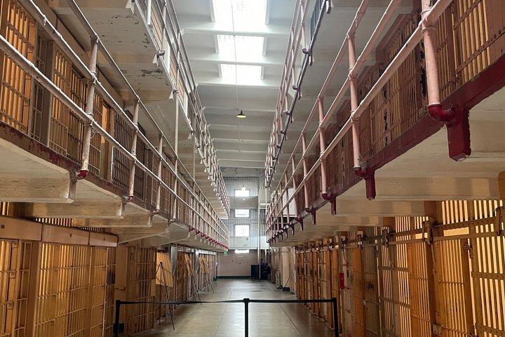 San Francisco Alcatraz App Guided Tour with Cruise and Jail House