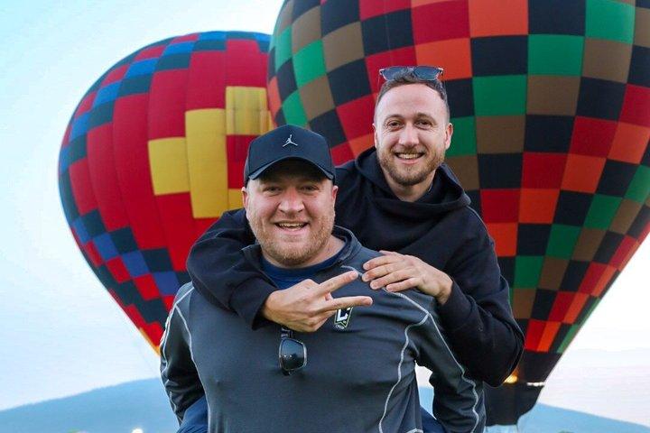 Hot Air Balloon Flight with Breakfast and Round Trip