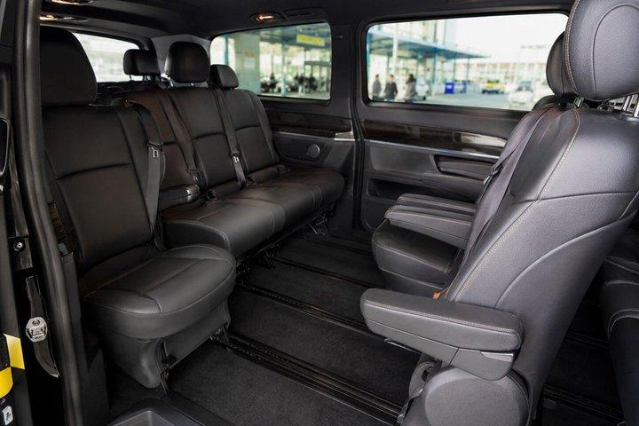 Private Taxi Transfer from Barcelona Hotels to Airport
