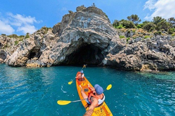 Amalfi : Kayak-Snorkeling to Pandora Cave Hidden Beach & Aperitif