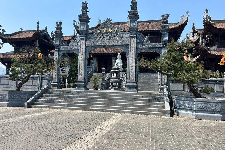 11 Nights 12 Days Vietnam Motorbike Tour with Cruise