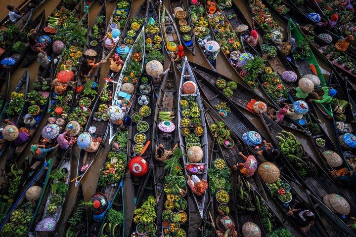 Floating Market and Railway Market Tour in Bangkok