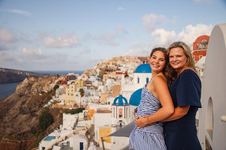 Private Santorini Instagram and TikTok Viral Photoshoot