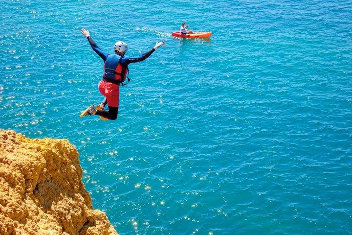 CLIFF JUMPING tour - Coasteering in Albufeira