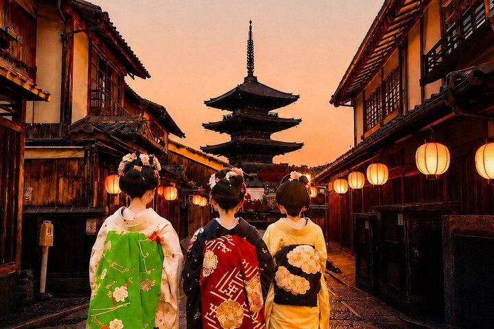 Kyoto 5-Star Geisha Night Walk: Small-Group Authentic Experience