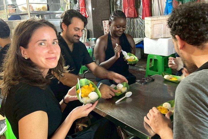 Chinatown Tuk Tuk & Walking Food Tour (10 tastings 6 stops)