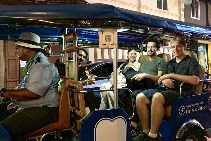 Chinatown Tuk Tuk & Walking Food Tour (10 tastings 6 stops)