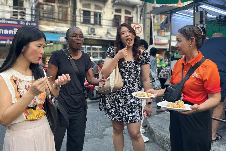 Chinatown Tuk Tuk & Walking Food Tour (10 tastings 6 stops)