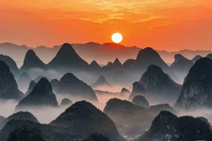 Yangshuo Sunset at Xianggong Hill and Yulong River Bamboo Rafting