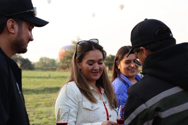 Eternal Experience : Balloon flight + breakfast + tour from CDMX