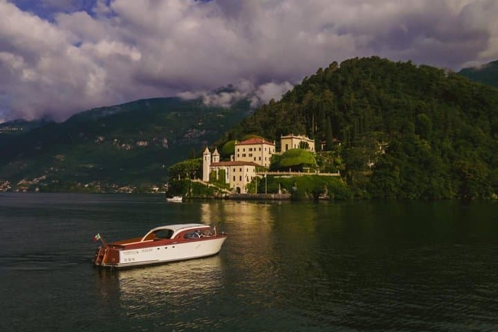 Private Wooden Boat Tour on Lake Como: Villages and Villas