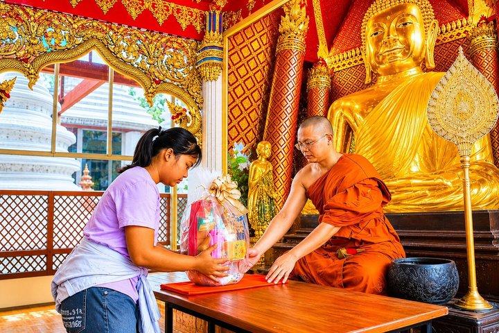 Bangkok: Ayutthaya UNESCO Temples with Tickets, Lunch & Boat